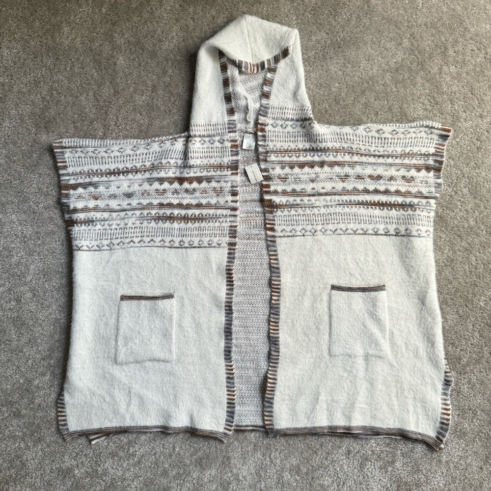 Francesca’s Poncho One Size